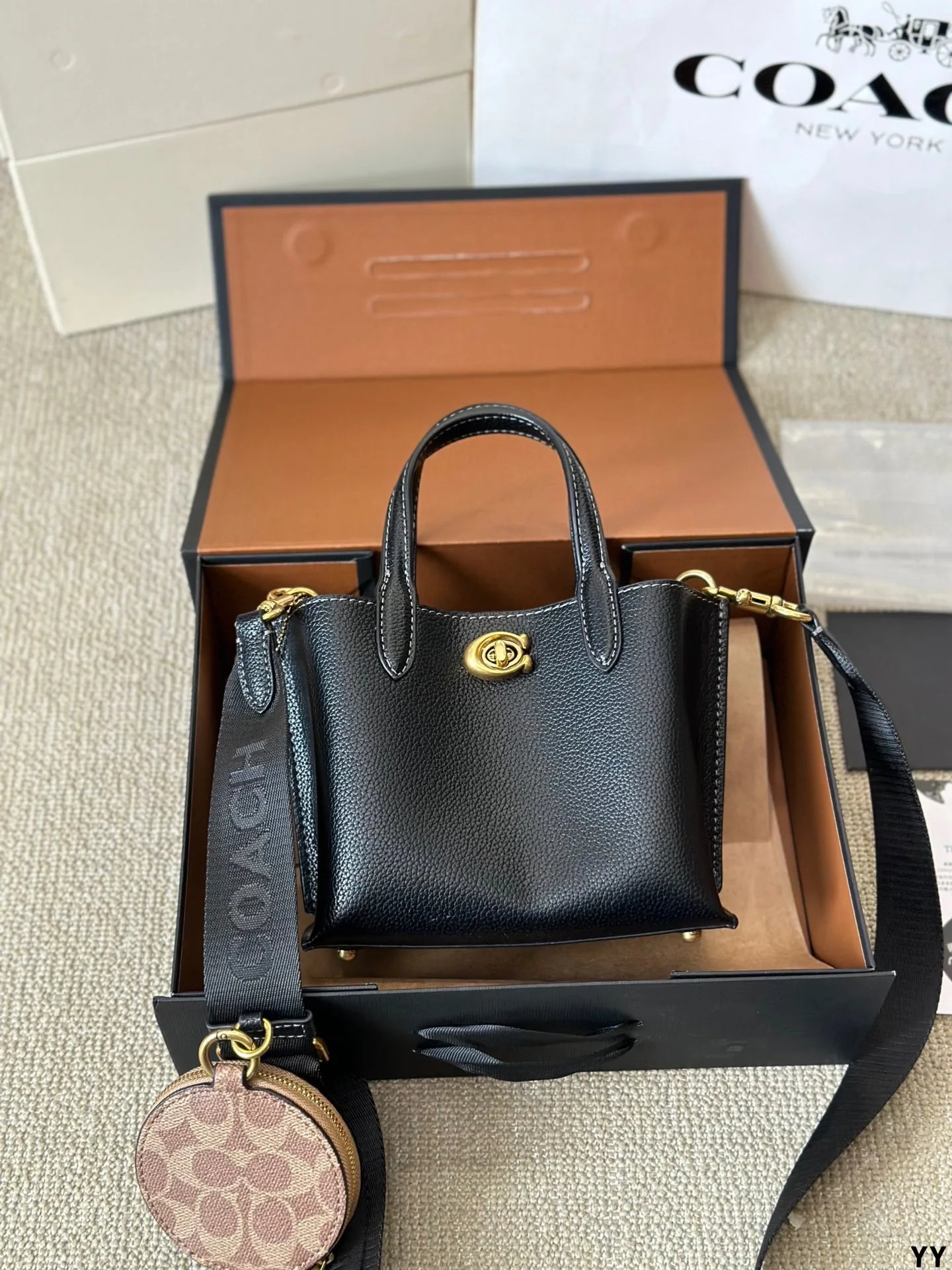 Coach Handbags willow 18*15