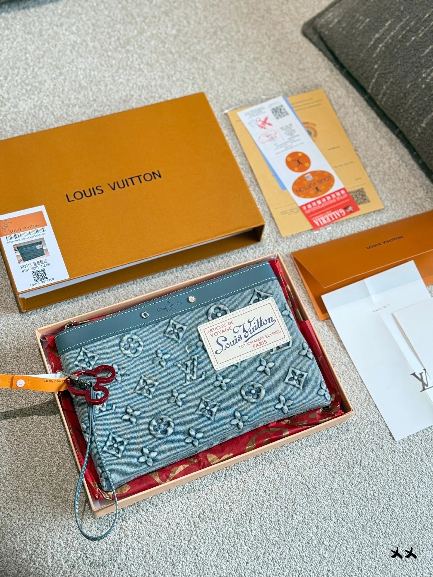 Louis Vuitton Handbags LL